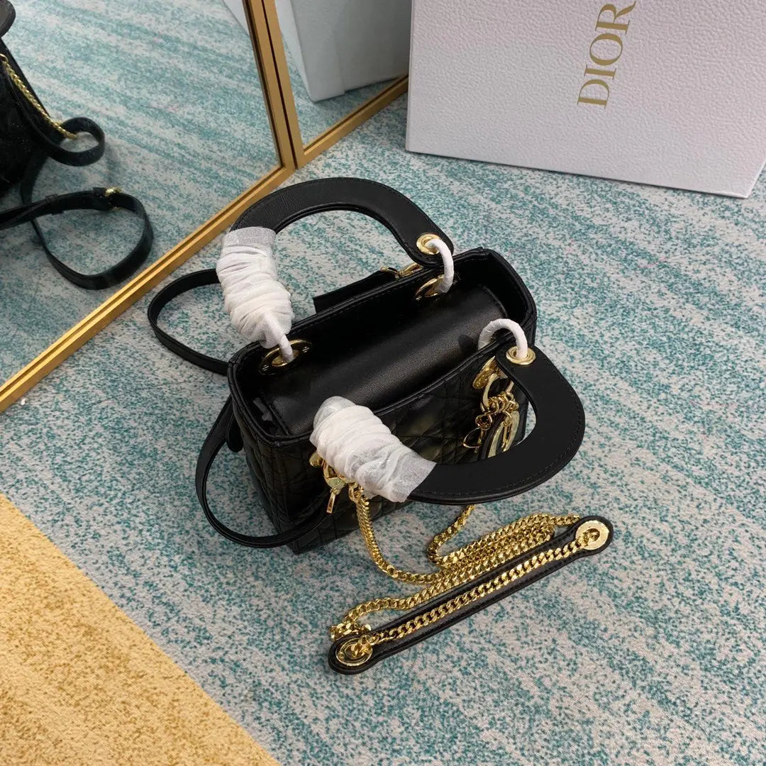 クリスチャン・ディオール ミニ レディ ディオール バッグ