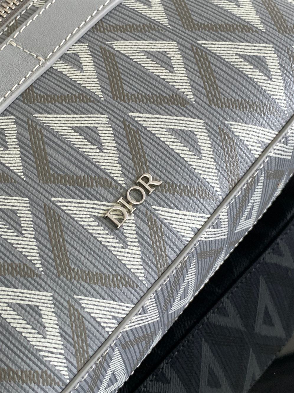 ディオール サファリバッグ ストラップ付き グレー CD ダイヤモンド キャンバス – DIO051