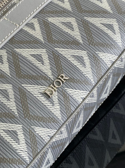 ディオール サファリバッグ ストラップ付き グレー CD ダイヤモンド キャンバス – DIO051