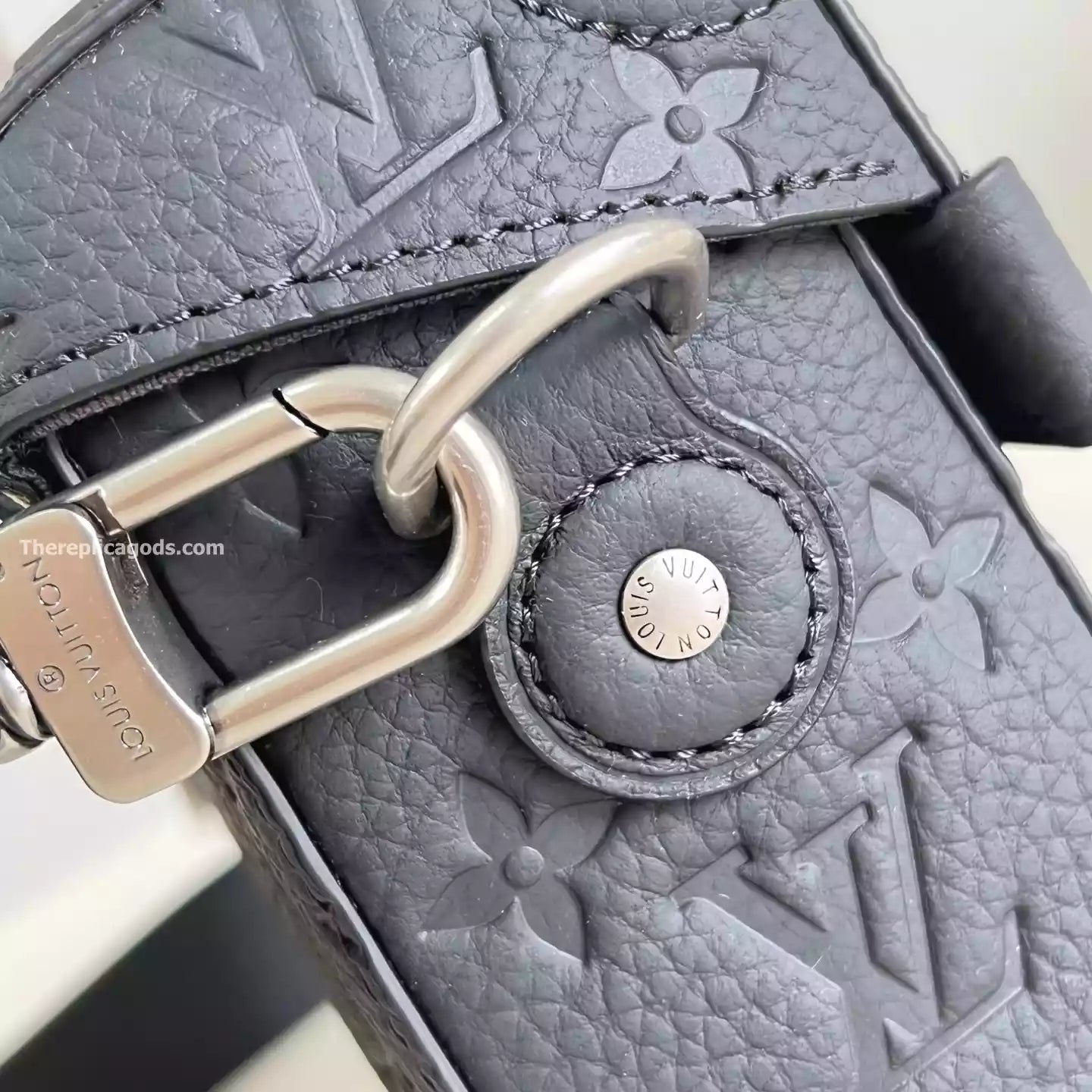 ソウルトランク クロスバッグ ブラック トリヨンモノグラム – LW298