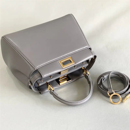 フェンディ ピーカブー シープスキンバッグ