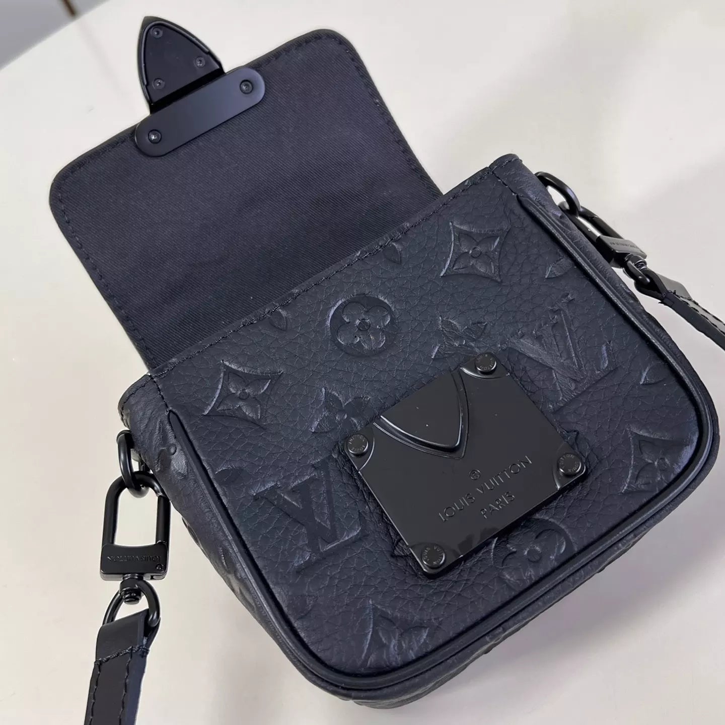 ピコ S-LOCK ブラック トリヨン モノグラム M83148 – LW447