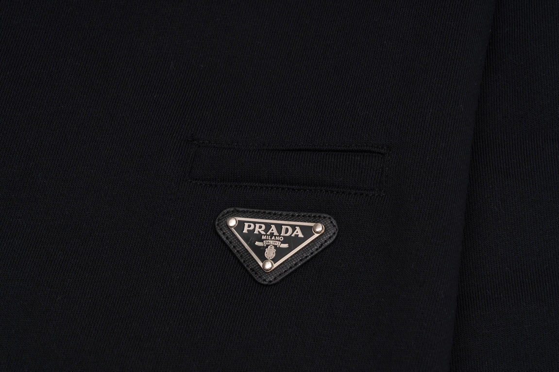 【PRADA公式旗艦店】ご好評に付き再入荷！！