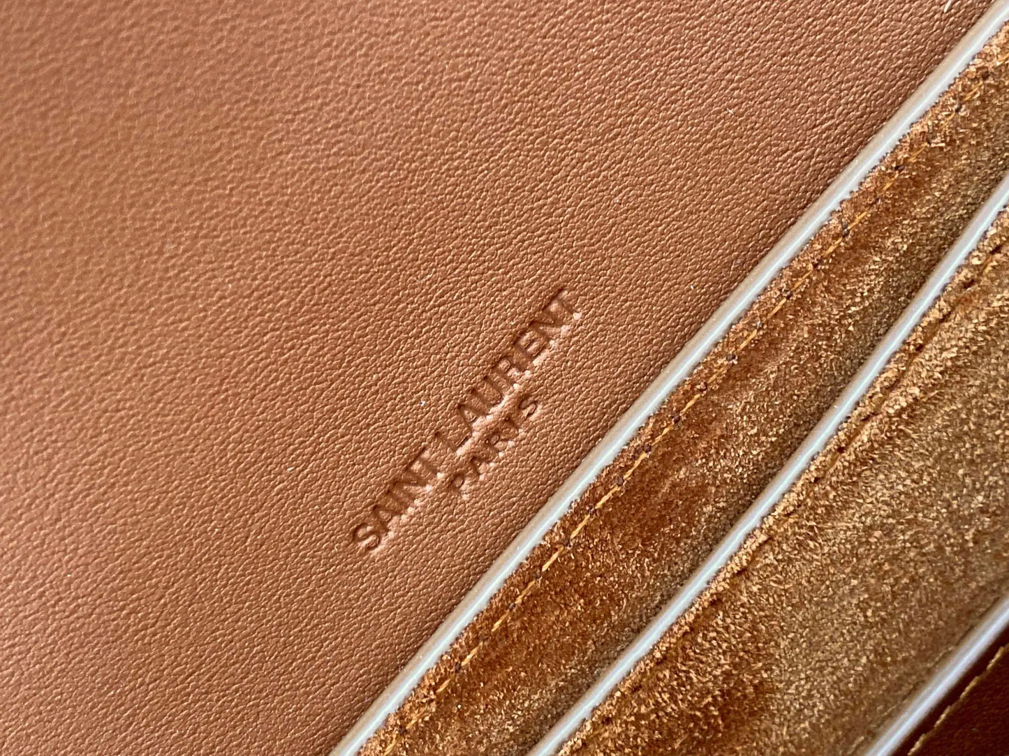 KAIA スモールサッチェル（スムースヴィンテージレザー）