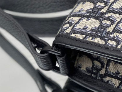 ディオール ミニ ギャロップ バッグ ストラップ付き – DIO039