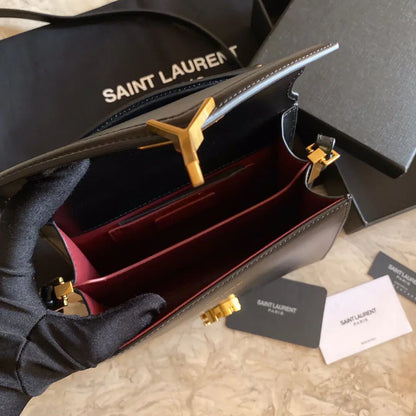 カサンドラ モノグラム クラスプバッグ マットパイソン