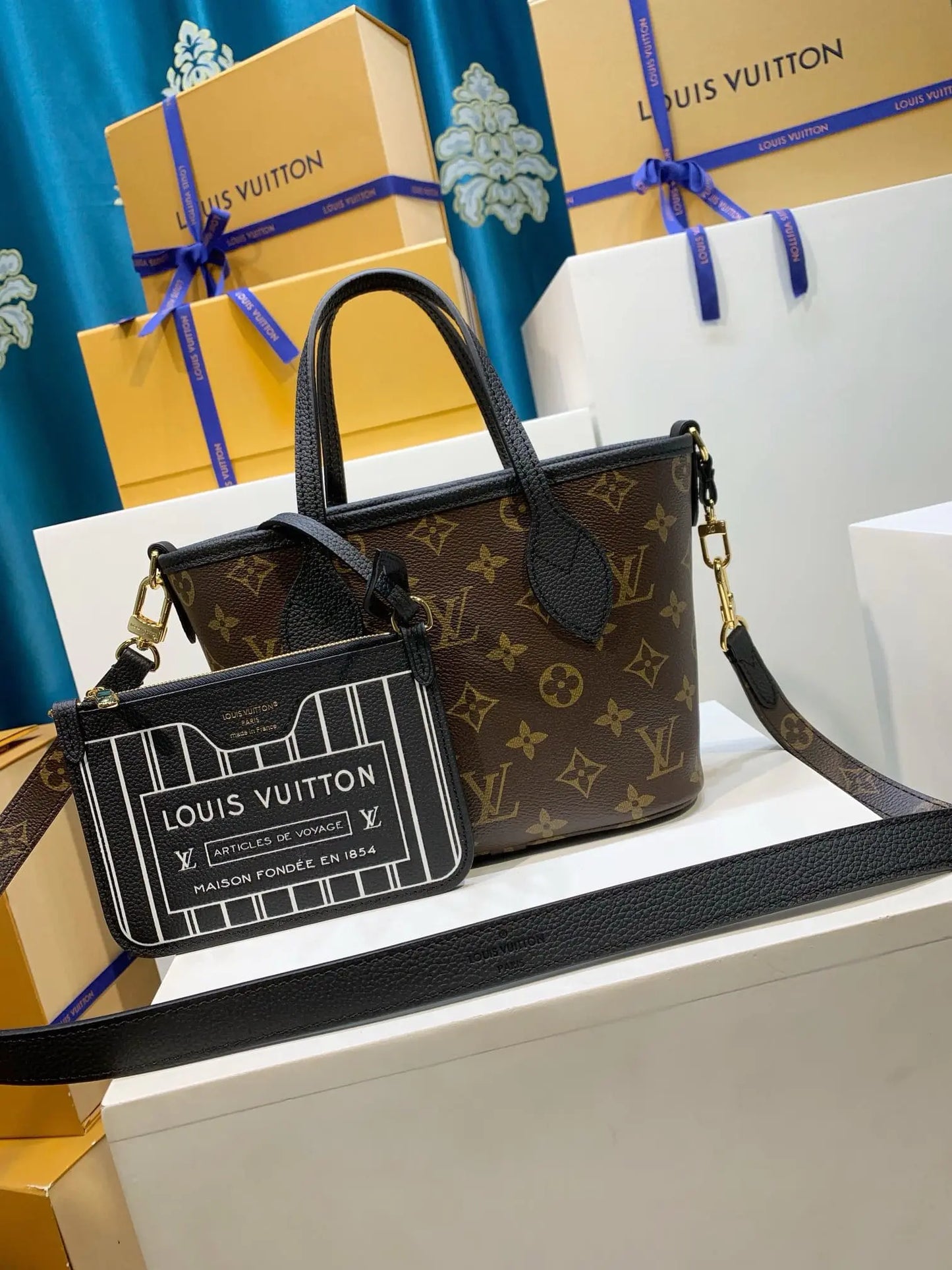 ルイ・ヴィトン M12099 ネヴァーフル・バンドリール インサイド・アウト BB