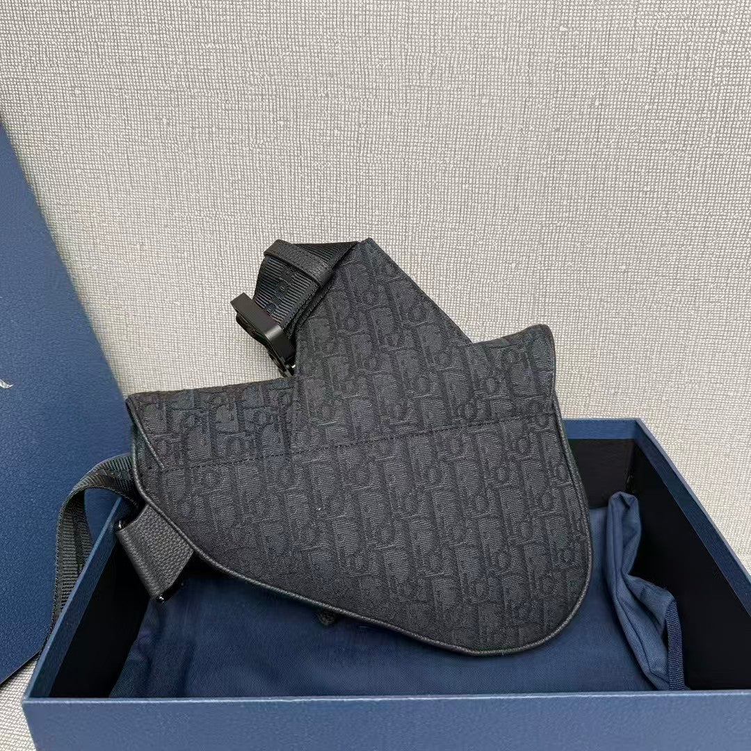 サドルバッグ ベージュ＆ブラックDior オブリーク ジャカード |DlOR