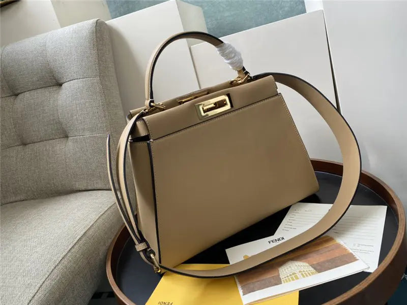 フェンディ ピーカブーバッグ ミディアムブラウン