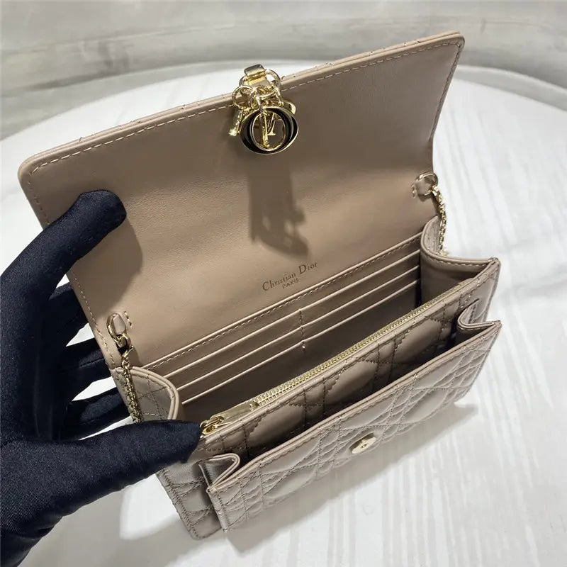 レディディオールクラッチ