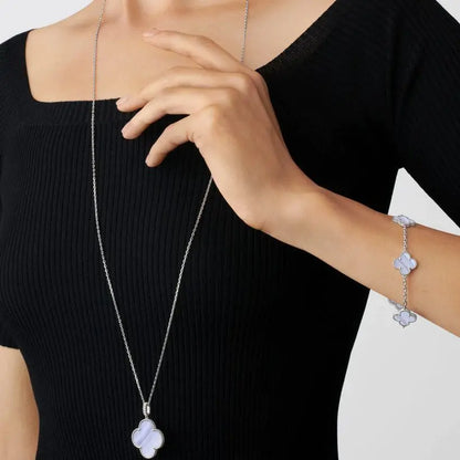 ヴァン クリーフ＆アーペルのマジック アルハンブラ ロングネックレス（1つのテーマパターン付き）の新着商品