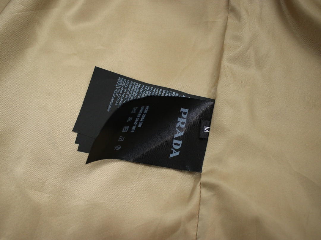 【PRADA 公式旗艦店】プラダ シャツ ご好評に付き再入荷 241119