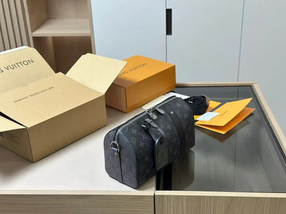 ルイ・ヴィトン シティ キーポルバッグ M45936