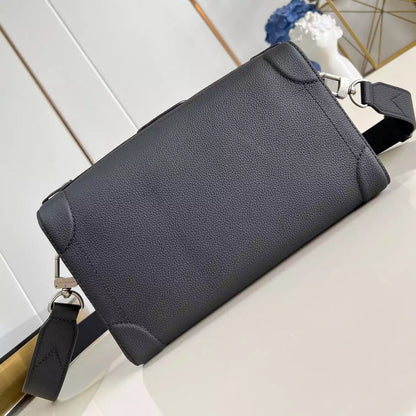 ソウルトランク イーストウエスト ブラック LV コロラドカーフスキン M11615 – LW431