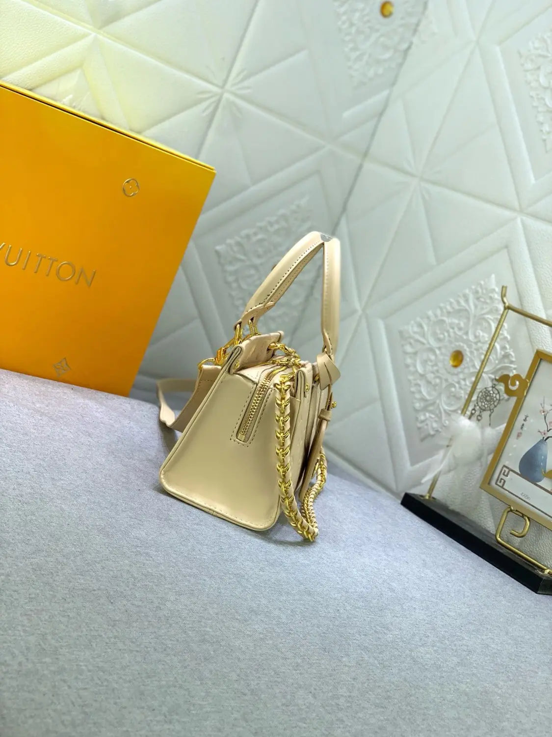 ルイ・ヴィトン M11273 オンザゴー イーストウエスト