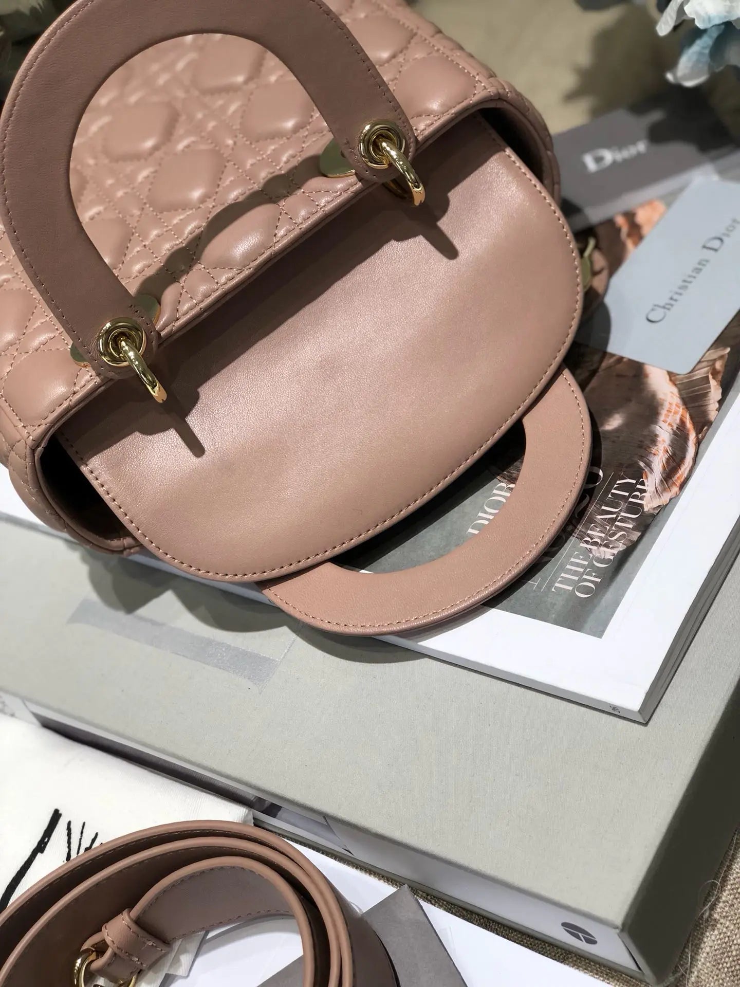 レディディオール