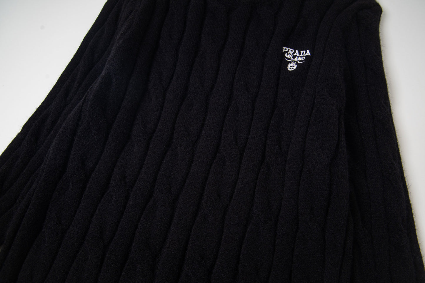【PRADA旗艦店】プラダ セーター 男女兼用 ご好評に付き再入荷！
