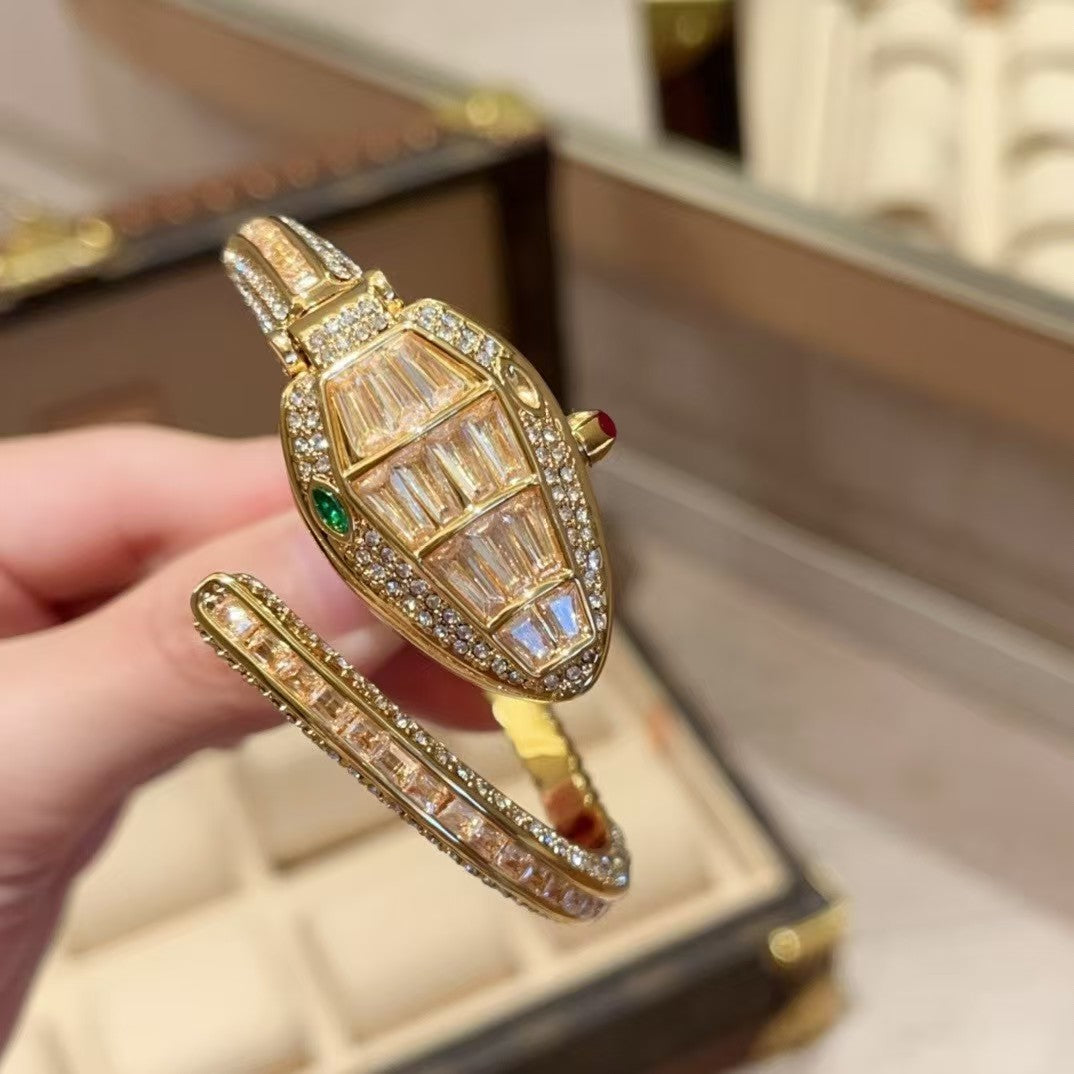 ブルガリ スネークブレスレット ダイヤモンド クラムシェルウォッチ