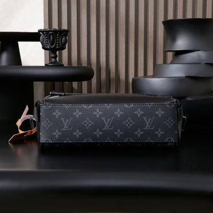 ルイ・ヴィトン 中古 ヴォヤージュ P メッセンジャーバッグ