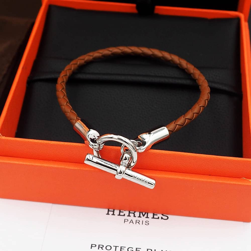 エルメスのロゴ入りブレスレットの偽物