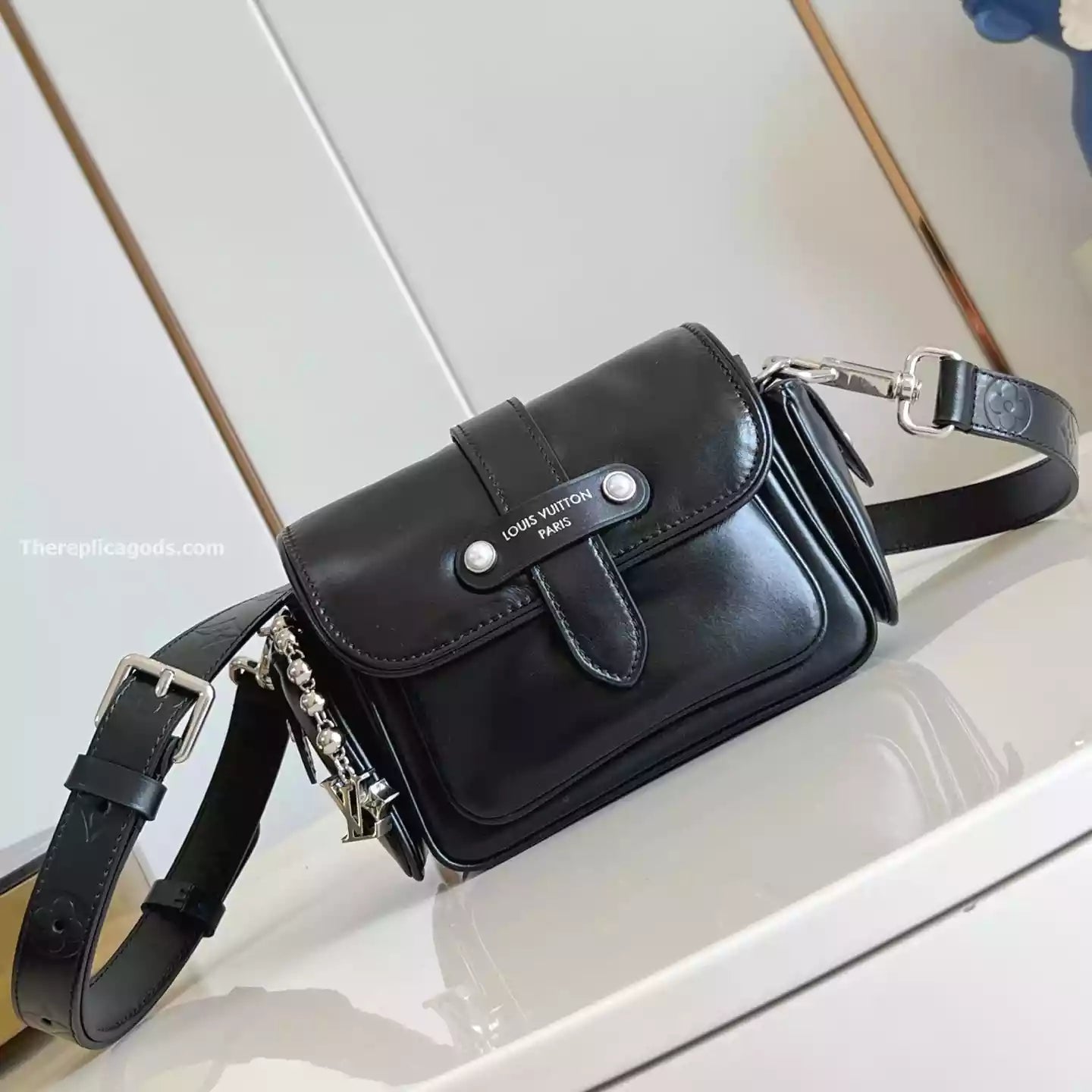 カーゴ ウェアラブルウォレット ブラック カーフレザー – LW316