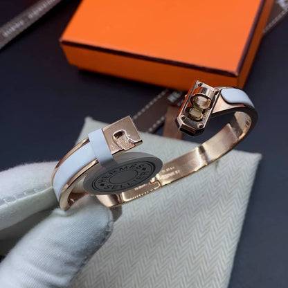 エルメスのブレスレットが安い