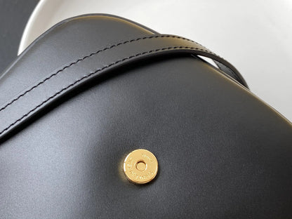 KAIA スモールサッチェル（スムースヴィンテージレザー）