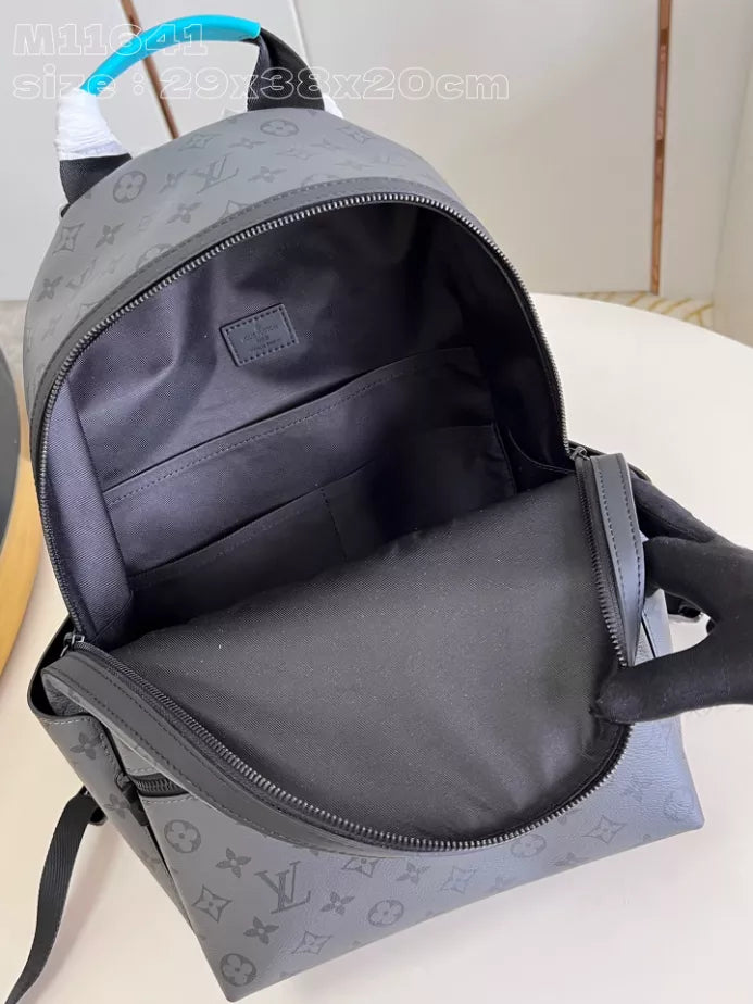 ディスカバリー バックパック PM ターコイズ モノグラム エクリプス リバース キャンバス – LW161