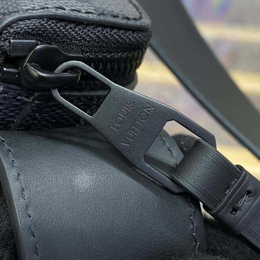 LV レトロ メッセンジャーバッグ