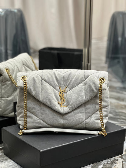 デニムとスムースレザーのパファーミディアムチェーンバッグ