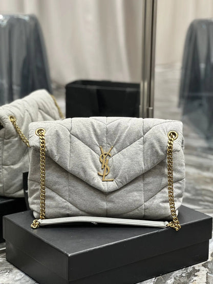 デニムとスムースレザーのパファーミディアムチェーンバッグ