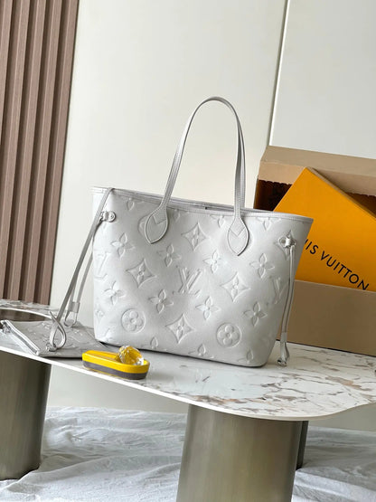 ルイ・ヴィトン M13758 ネヴァーフルMM