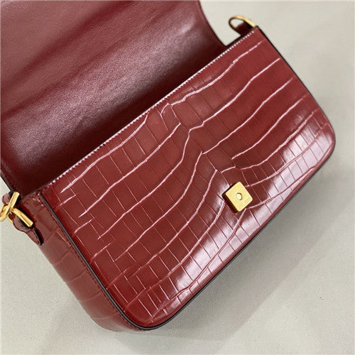 フェンディの象徴的なバゲットバッグ