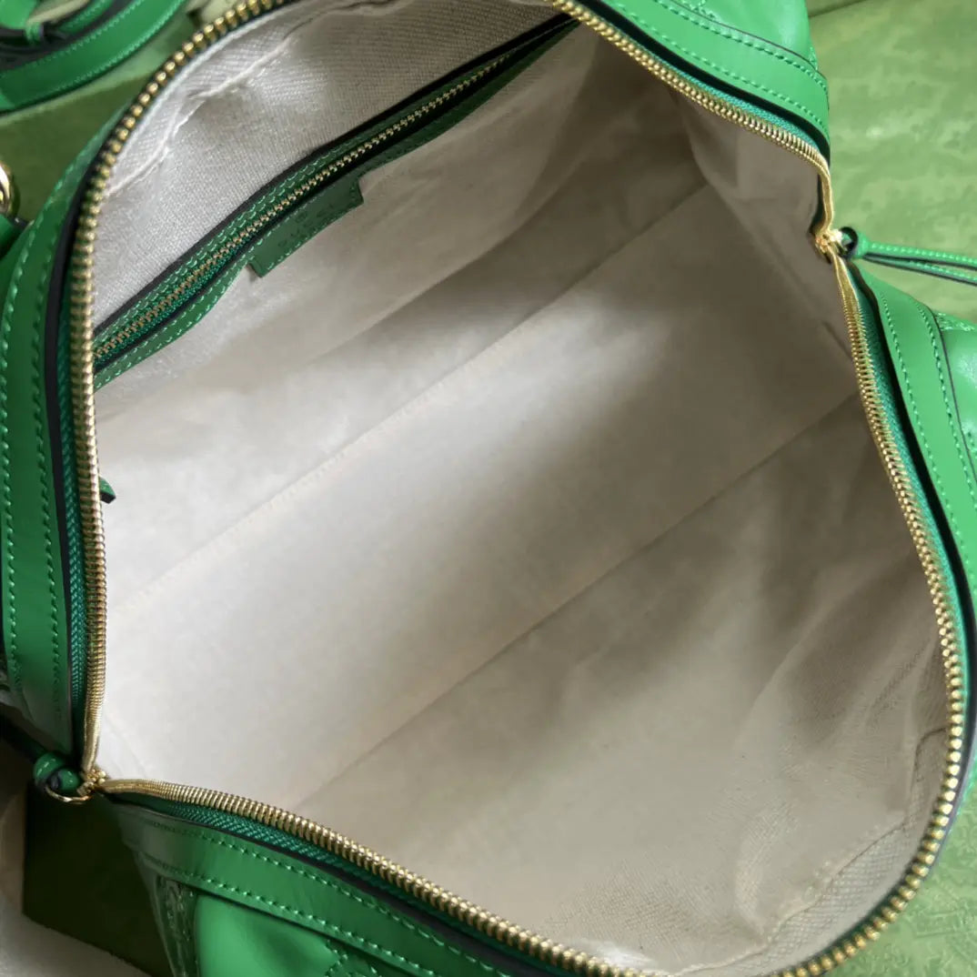 GG マトラッセ レザー ミディアム バッグ