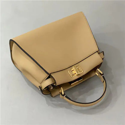 フェンディ ピーカブー ミニバッグ