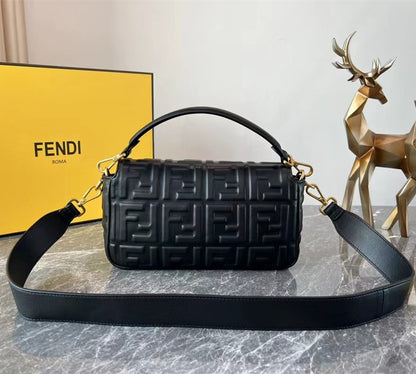 フェンディ バゲットバッグ 26cm