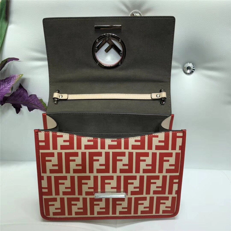 フェンディのショルダーバッグ