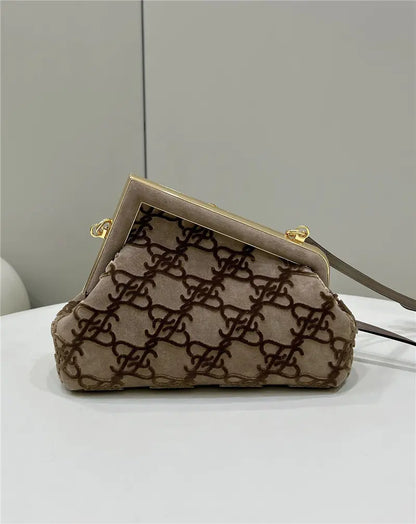 フェンディのファーストバッグ