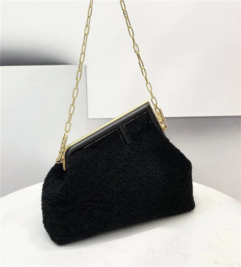 フェンディ ラムウール ファーストバッグ