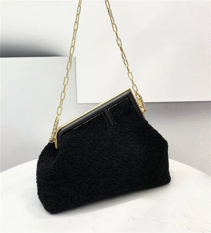 フェンディ ラムウール ファーストバッグ