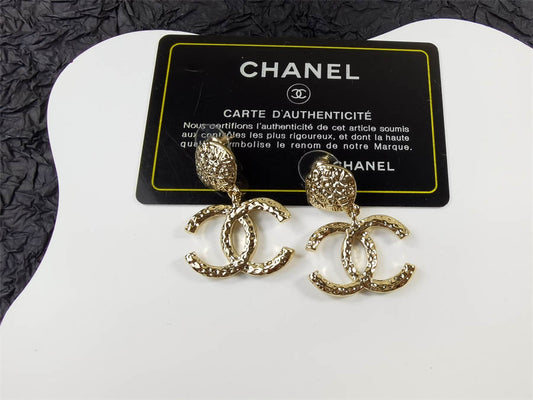 シャネルのイレギュラーダブルCイヤリング