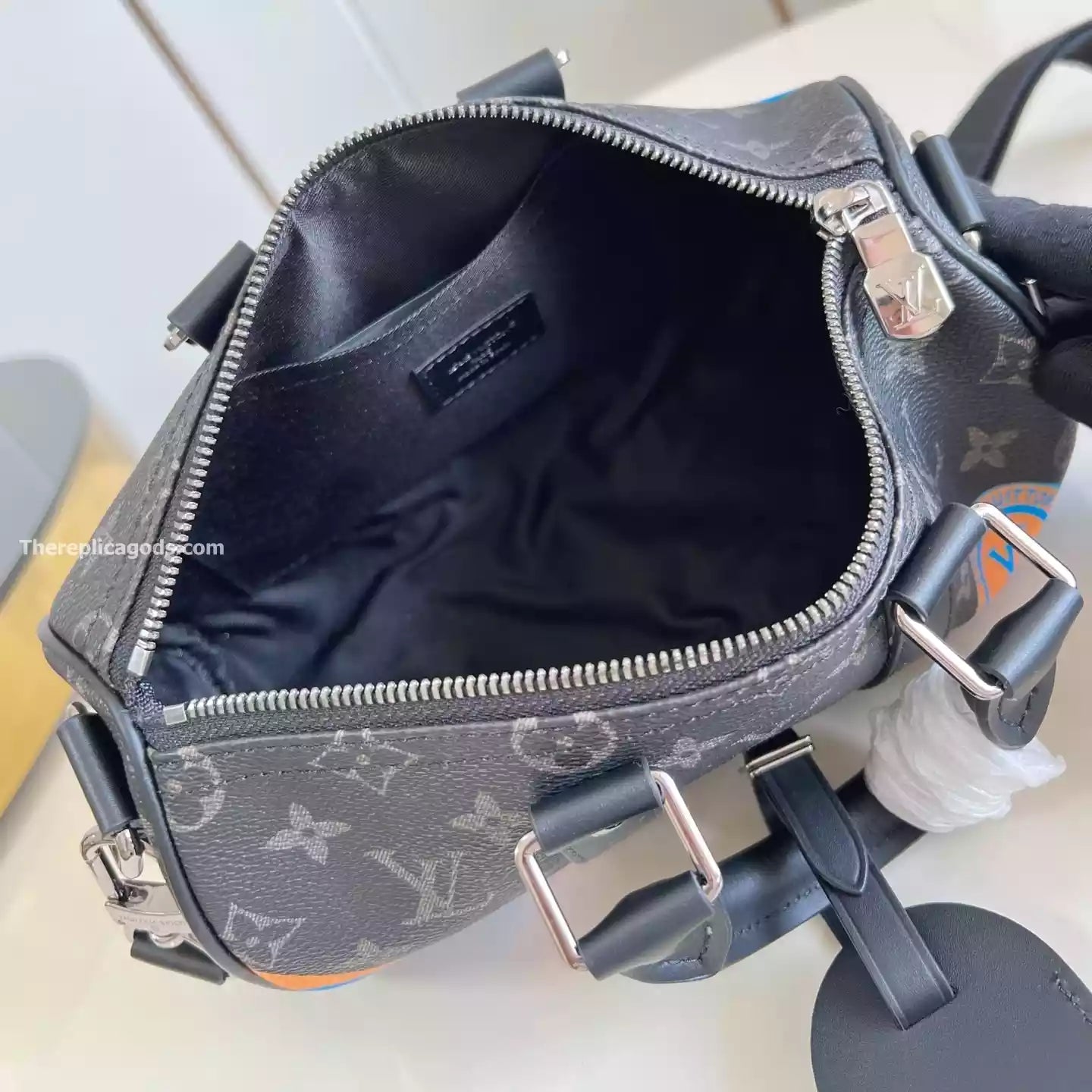 キーポル バンドリエール 25 ブラック モノグラム エクリプス – LW306