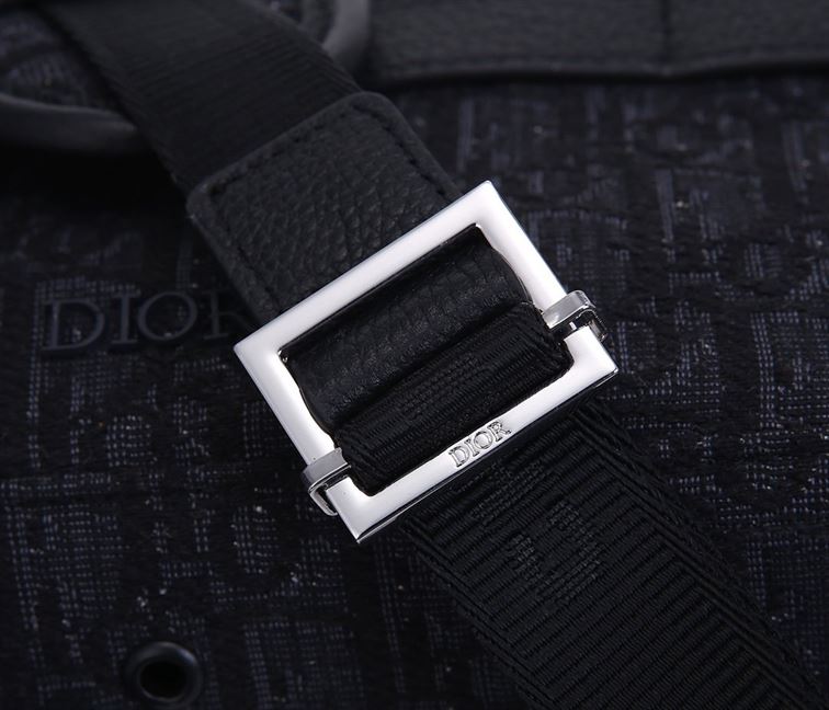 ディオール オブリーク サファリ メッセンジャー – DIO038