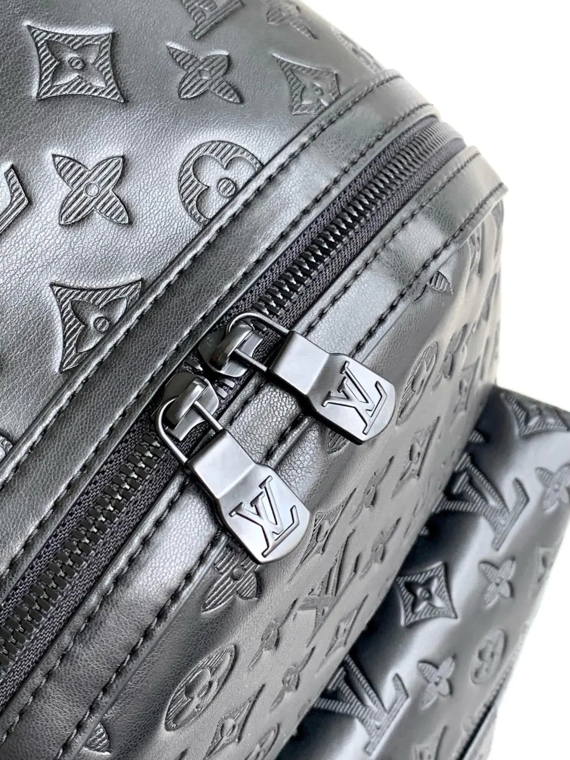 ルイ・ヴィトン M46553 ディスカバリー バックパック