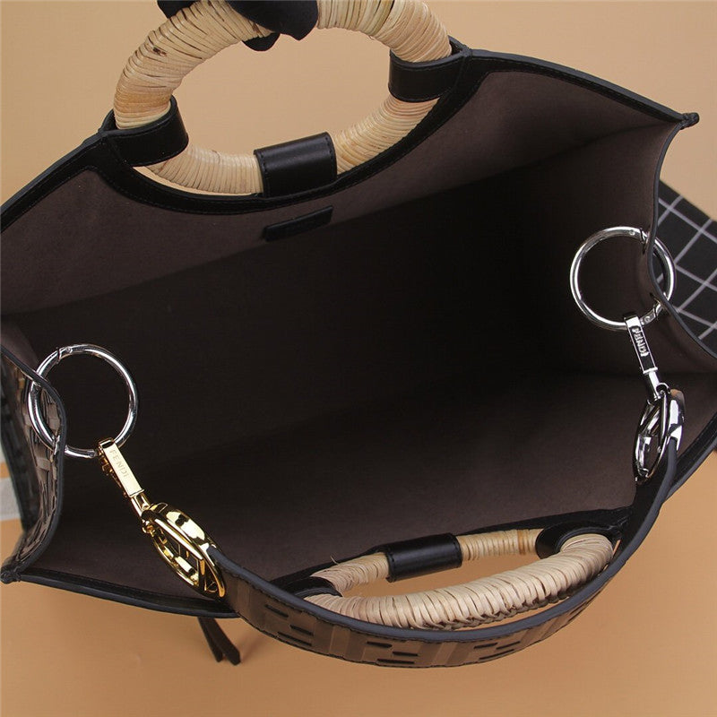 フェンディ ランナウェイ ショッピングバッグ