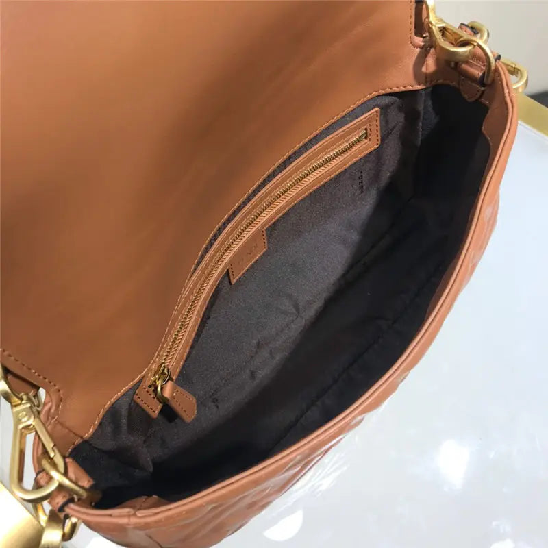 フェンディ バゲット ミディアムブラウン