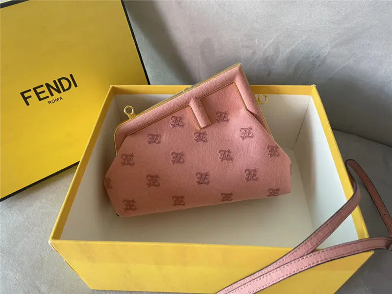 フェンディ ファーストバッグ スモール