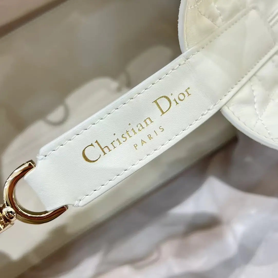 ミディアム レディ ディオール バッグ