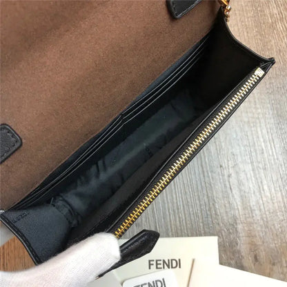 フェンディ チェーンウォレットバッグ