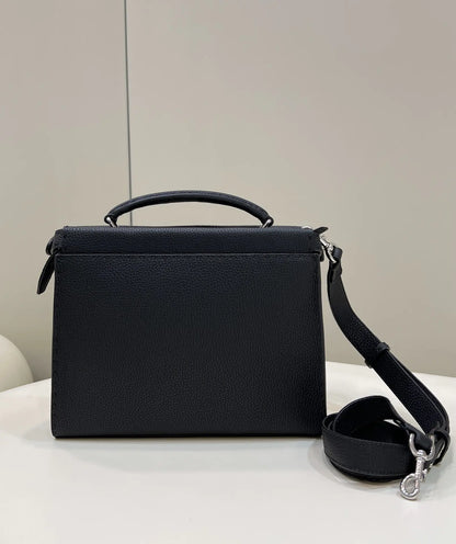 フェンディ オロック ジッパー